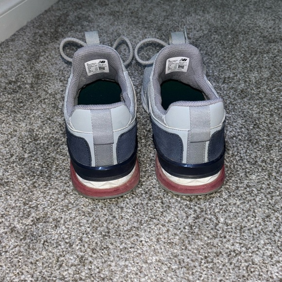 New Balance - Picture 5 of 7